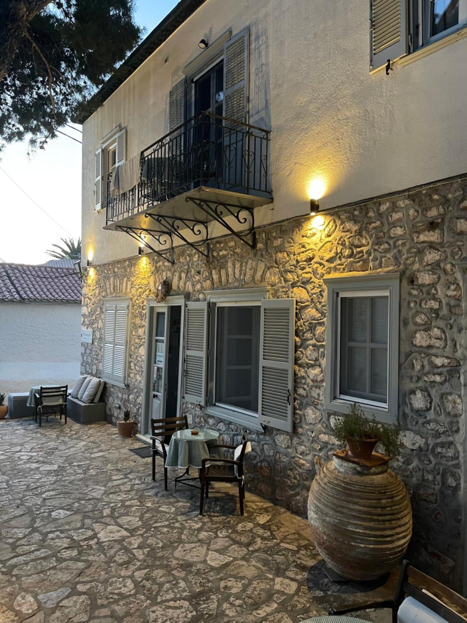 Piteoussa Rooms Hydra  Exterior photo